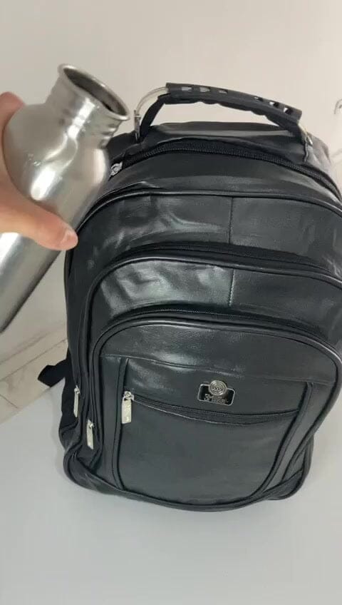 Bolsa Mochila Couro Universitária Unissex Grande Reforçada Cabo de Aço Média e Grande Preta e Marrom Superfacilita 