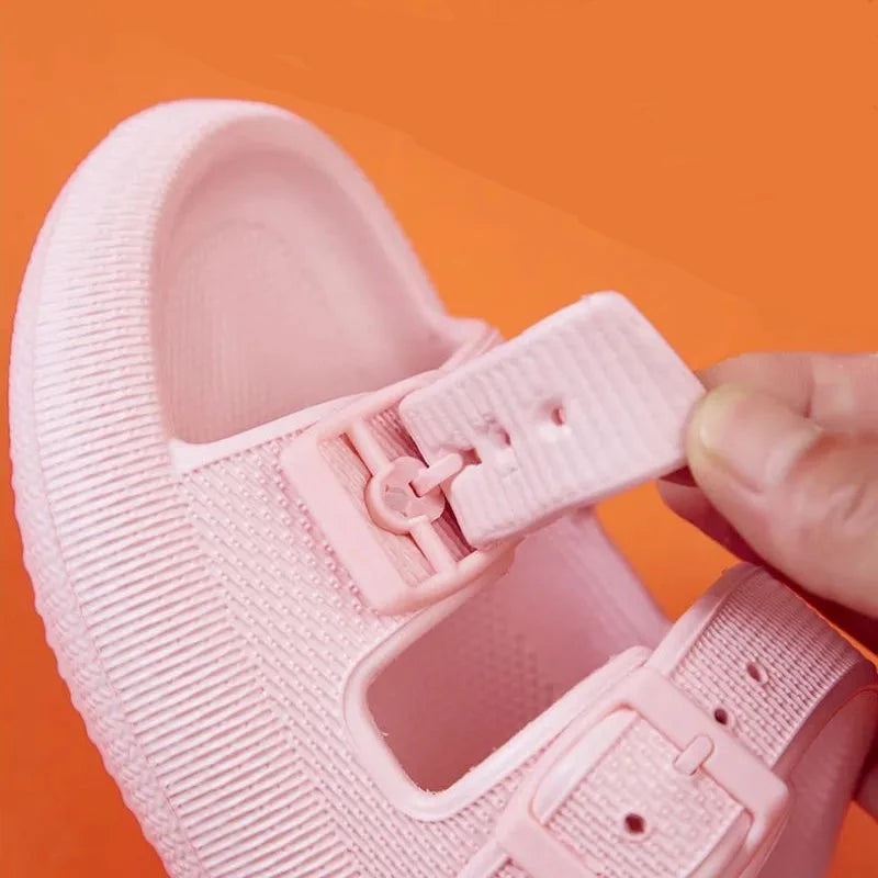 Chinelo Anatômico Cloud Feminino - Leve e Antiderrapante Chinelo Anatômico Cloud - Leve e Antiderrapante Superfacilita 