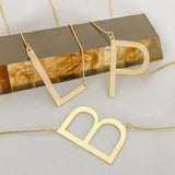 Colar Letra Inicial Folheado a Ouro 18K e Prata 925