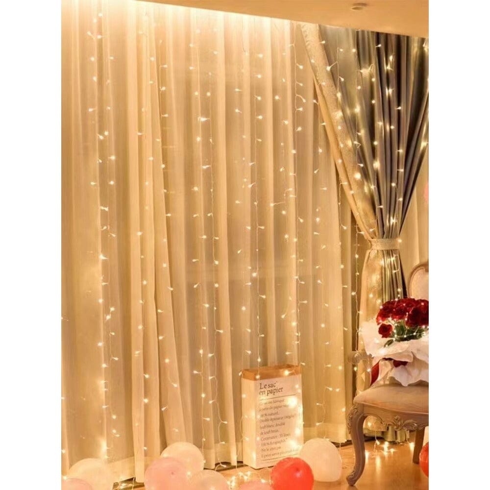 Cortina de LED Pisca-Pisca Cascata - Modelos Exclusivos Cortina de LED Pisca-Pisca Cascata - Modelos Exclusivos e Econômicos Superfacilita Cascata Natal 3x3m 220v 