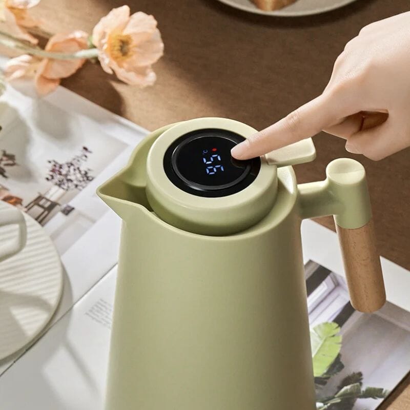 Garrafa Térmica Com Termômetro Digital – 1 Litro Garrafa Térmica Com Termômetro Digital – 1 Litro Superfacilita Verde Claro 