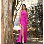 Vestido Longo Feminino Um Ombro Só com Fenda e Faixa Vestido Longo Feminino Um Ombro Só com Fenda e Faixa Superfacilita Pink Único (Veste do 38 ao 42) 