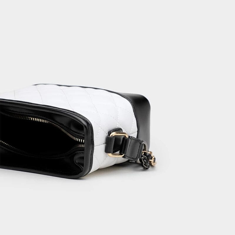 Bolsa em Couro Texturizado com Dupla Alça Bolsa em Couro Texturizado com Dupla Alça Superfacilita 