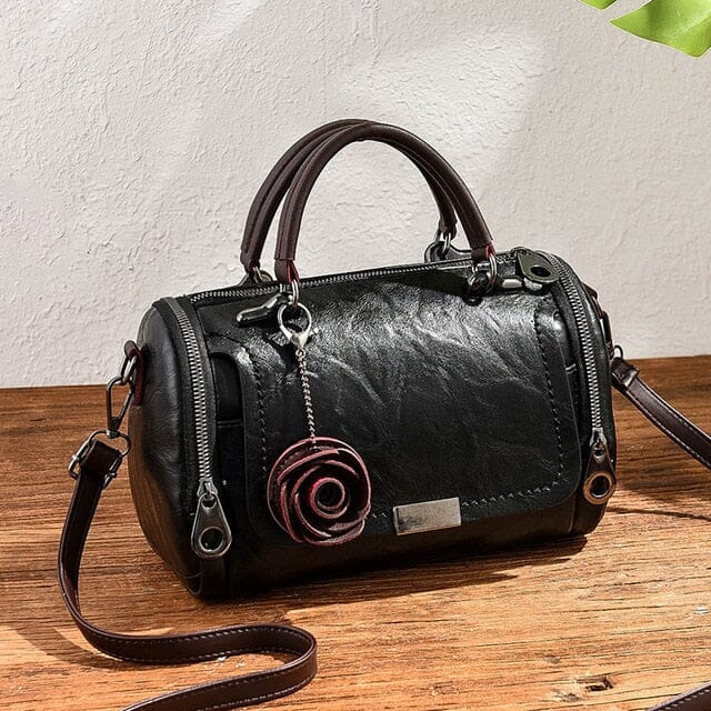 Bolsa Feminina Lilla Bolsa Feminina Lilla Superfacilita Preto Chaveiro em formato de rosa 