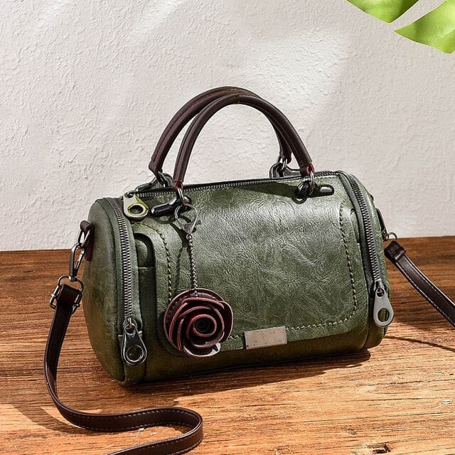 Bolsa Feminina Lilla Bolsa Feminina Lilla Superfacilita Verde Militar Chaveiro em formato de rosa 