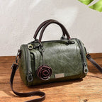 Bolsa Feminina Lilla Bolsa Feminina Lilla Superfacilita Verde Militar Chaveiro em formato de rosa 