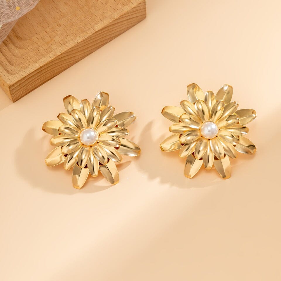 Brinco Flor Folheado a Ouro 18k com Pérola Brinco Flor Folheado a Ouro 18k com Pérola Superfacilita 